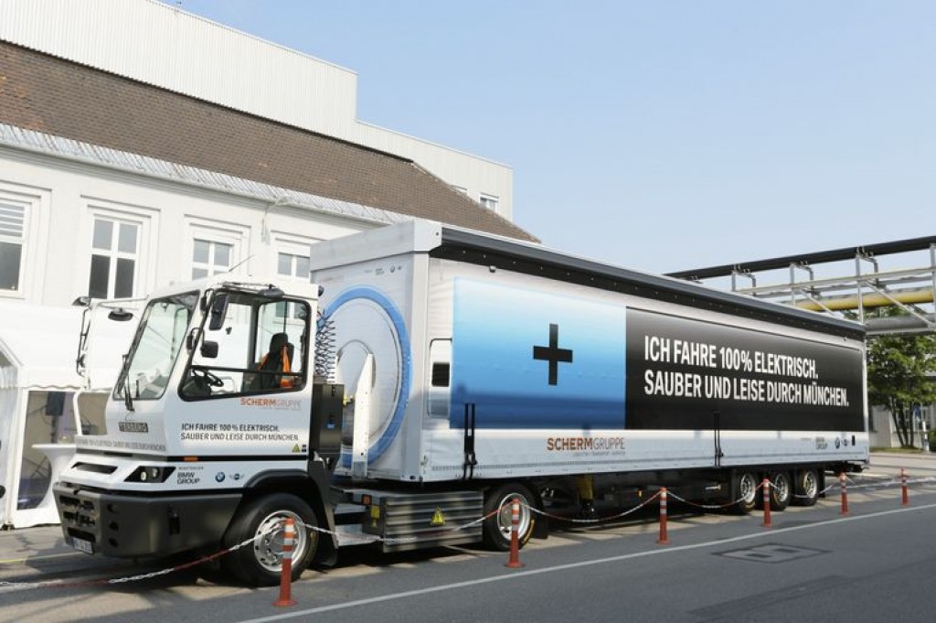 BMW puts a 40-ton electric truck on the road