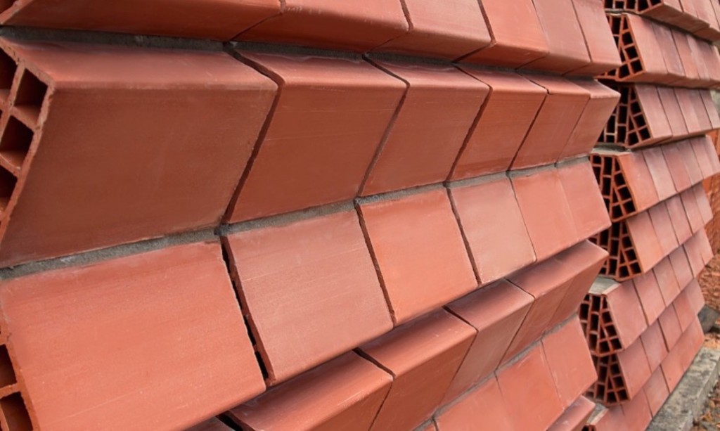 Innovative heat-dispersing clay bricks help keep homes naturally cool