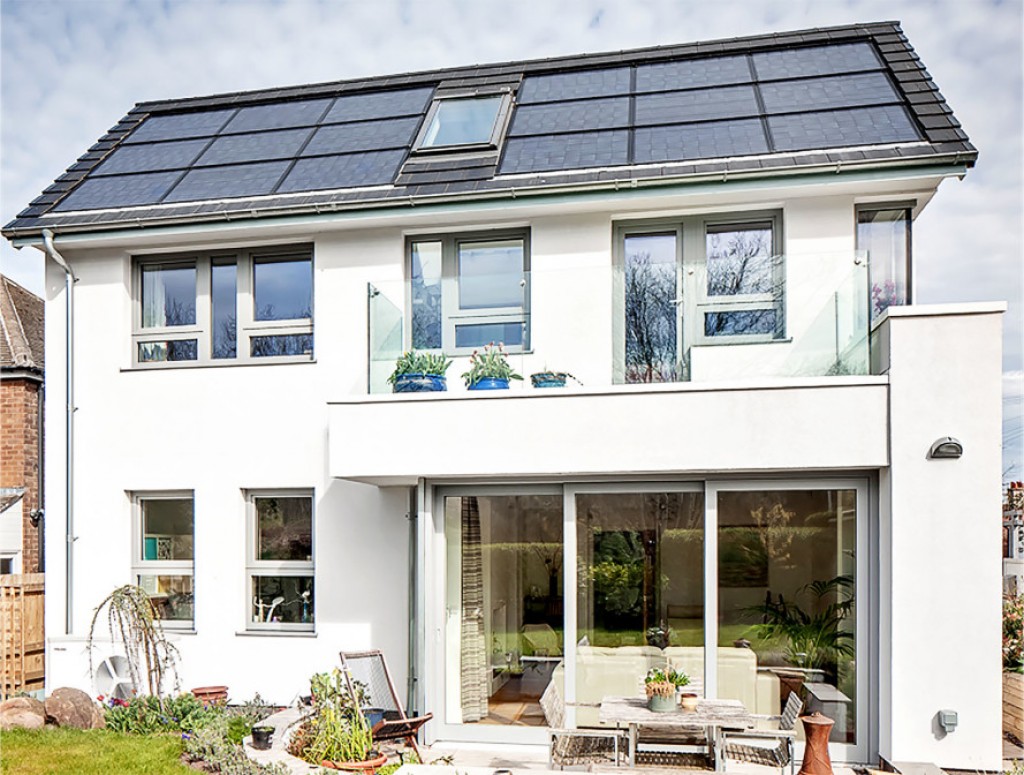 Award-winning solar home in the UK costs $2 a month to run