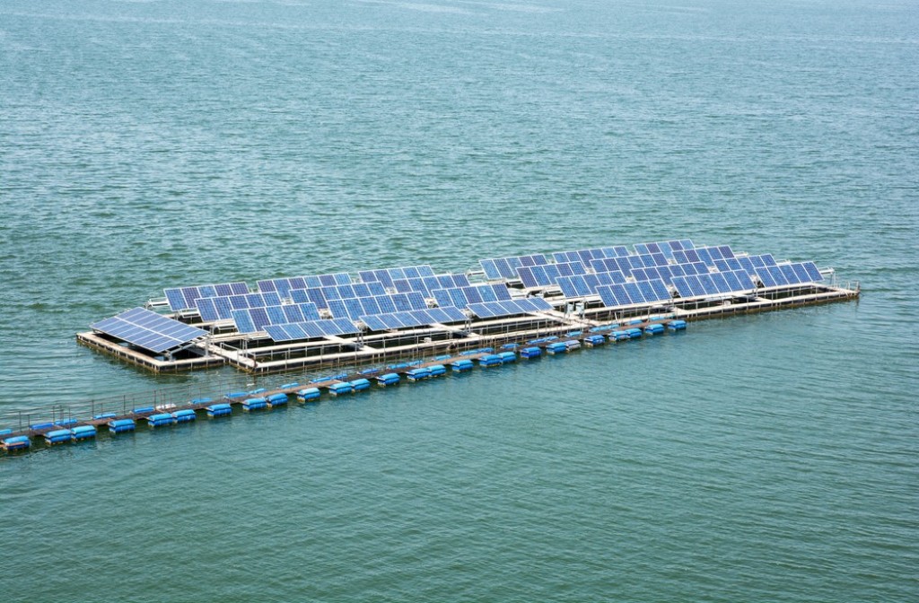 Floatovoltaics: Promising solutions for solar energy
